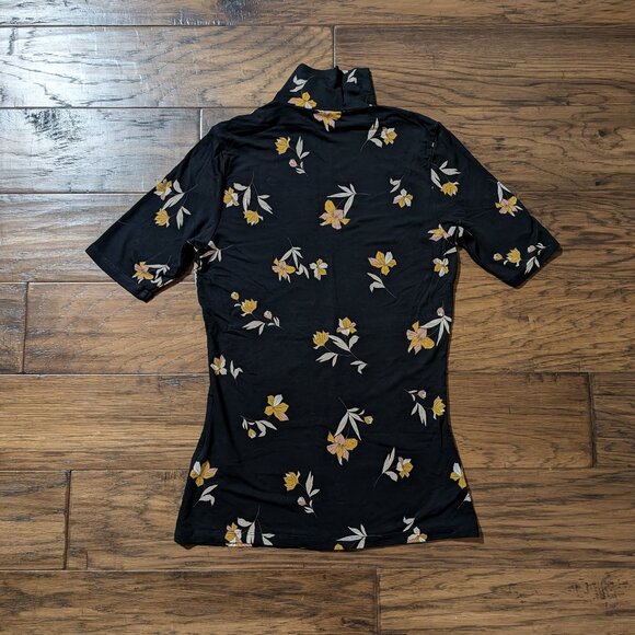 RW&CO mock neck floral top black size small - Picture 11 of 12